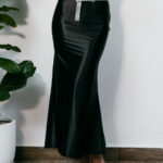 Φούστα μαύρη σατέν