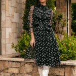 Φόρεμα midi μαύρο από δαντέλα