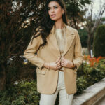 Σακάκι μπεζ σταυρωτό με λεπτή άσπρη ρίγα