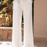 Παντελόνα άσπρη σε wide legs γραμμή