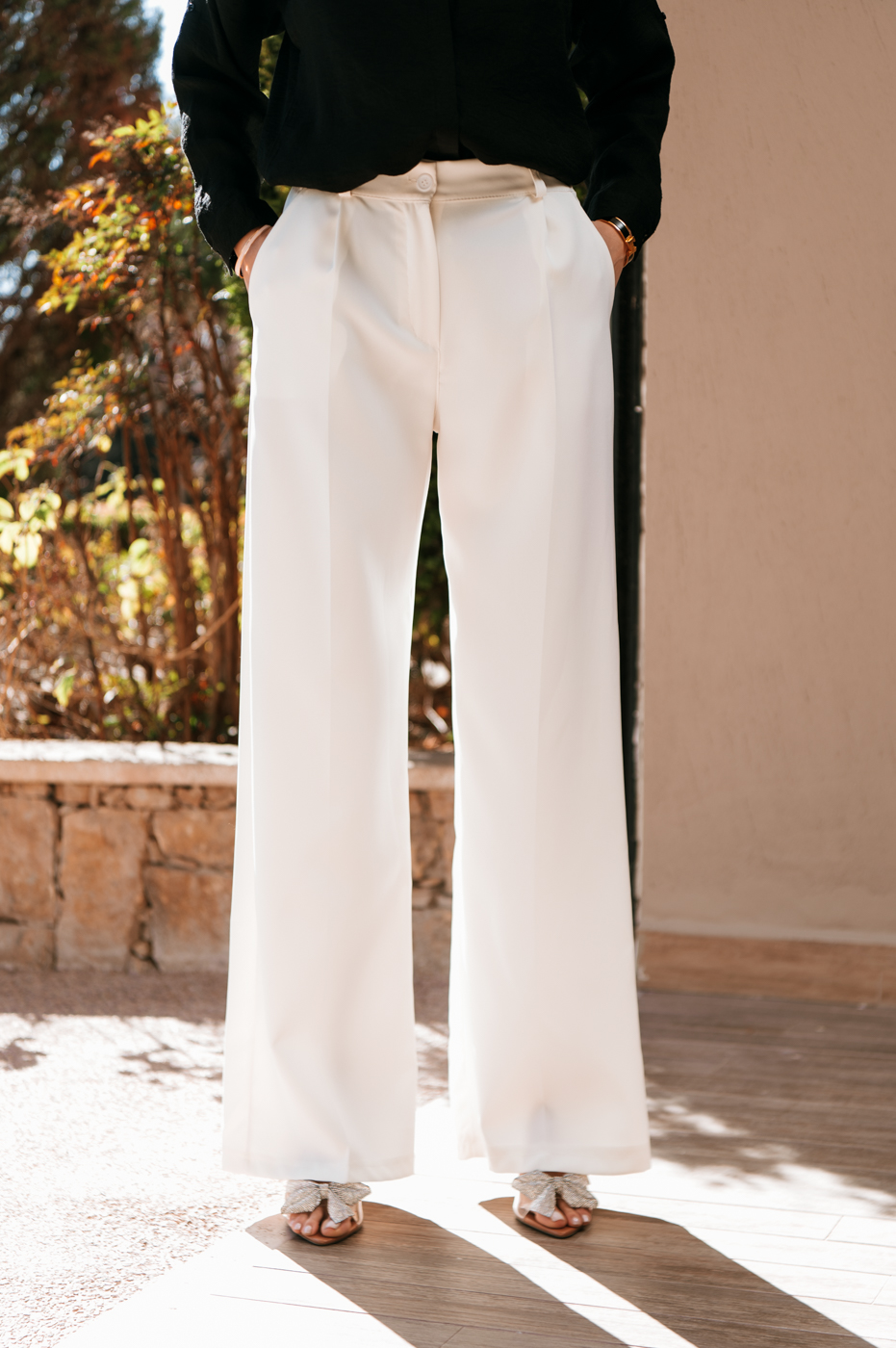 Παντελόνα άσπρη σε wide legs γραμμή