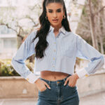 Πουκάμισο crop top γαλάζιο με λεπτή άσπρη ρίγα