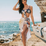 Μαγιό μπικίνι με παρεό εμπριμέ