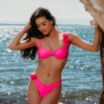 Μαγιό μπικίνι με μπανέλα φουξ