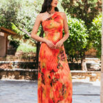 Φόρεμα σατέν πλισέ maxi πορτοκαλί