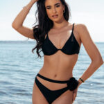 Μαγιό μπικίνι με μπανέλα και cut out μαύρο