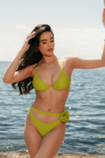 Μαγιό μπικίνι με μπανέλα και cut out λαχανί - Image 2