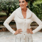 Μπλούζα πλεκτή άσπρη με αποσπώμενη γούνα