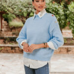 Μπλούζα πλεκτή γαλάζια με κουμπιά κοσμήματα