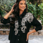 Πουκάμισο μαύρο με πούλιες και χάντρες