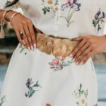 Ζώνη μπεζ ελαστική με χρυσή τόκα