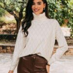 Μπλούζα με ζιβάγκο και στρας άσπρη