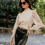 Μπλούζα πλεκτή μπεζ με διαφάνεια και πούλιες