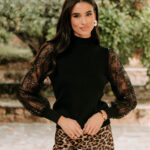 Μπλούζα πλεκτή μαύρη με διαφάνεια και πούλιες