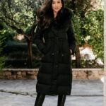 Μπουφάν μαύρο με κουκούλα και αποσπώμενη γούνα