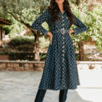 Φόρεμα τζιν με μοτίβο μπλε