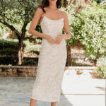 Φόρεμα στράπλες maxi με παγιέτες και χάντρες εκρού