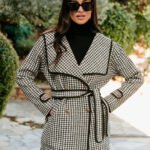 Παλτό με μεγάλο γιακά και ζώνη