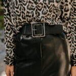 Ζώνη μαύρη ελαστική με τόκα με ασημί περίγραμμα