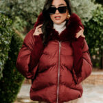 Μπουφάν με αποσπώμενη γούνα και κουκούλα μπορντώ