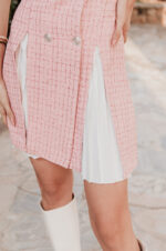 Φόρεμα mini tweed με πιέτες ροζ - Image 8