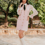 Φόρεμα mini tweed με διαφάνεια και γραβάτα ροζ