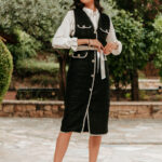 Φόρεμα midi tweed μαύρο με πουκάμισο τύπου Chanel