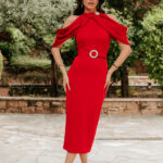 Φόρεμα maxi με ψηλή λαιμόκοψη και ζώνη κόκκινο