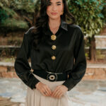 Πουκάμισο μαύρο σατέν με χρυσά κοσμήματα