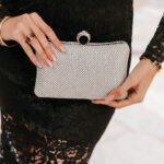 Tσάντα φάκελος με δαχτυλίδι σε ασημί χρώμα