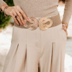 Ζώνη μπεζ ελαστική με χρυσή τόκα