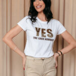 Μπλούζα κοντομάνικη άσπρη με καφέ στάμπα και στρας