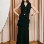 Σετ μπλούζα-φούστα μαύρη με χρυσά κουμπιά