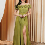 Φόρεμα maxi off shoulder με 3D λουλούδια λαχανί