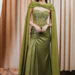 Φόρεμα maxi στράπλες με στρας και extra piece λαχανί