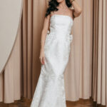 Φόρεμα maxi στράπλες άσπρο με αποσπώμενο φιόγκο