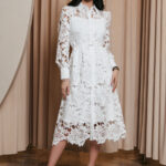 Φόρεμα maxi κιπούρ άσπρο με αποσπώμενο μεσοφόρι και ζώνη