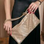 Tσάντα φάκελος στρας με χερούλι gold
