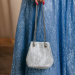 Tσάντα πουγκί στρας με χερούλι silver