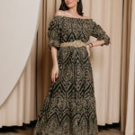 Φόρεμα maxi μαύρο με κεντημένο χρυσό μοτίβο