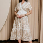 Φόρεμα maxi άσπρο με χρυσοκλωστή