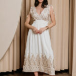 Φόρεμα maxi άσπρο με χρυσοκλωστή αμάνικο