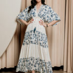 Φόρεμα maxi εκρού με γαλάζιες και χρυσές λεπτομέρειες