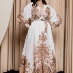 Φόρεμα maxi εκρού με μοτίβο και ζώνη