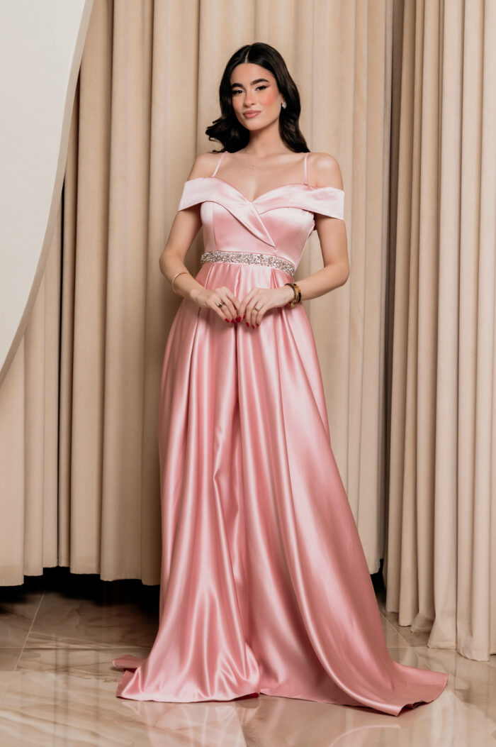 Φόρεμα maxi off shoulder σατέν ροζ με πέτρα στρας