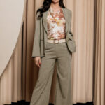 Κοστούμι λαδί με ζώνη