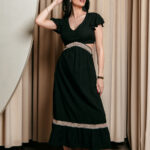 Φόρεμα maxi μαύρο cut out με κέντημα μοτίβο