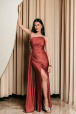 Φόρεμα maxi one shoulder με πέτρα στρας σάπιο μήλο - Image 4