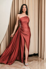 Φόρεμα maxi one shoulder με πέτρα στρας σάπιο μήλο - Image 3