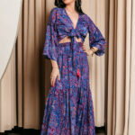 Σετ μπλούζα-φούστα με λαχούρ και χρυσοτυπία μπλε ρουά με φουξ